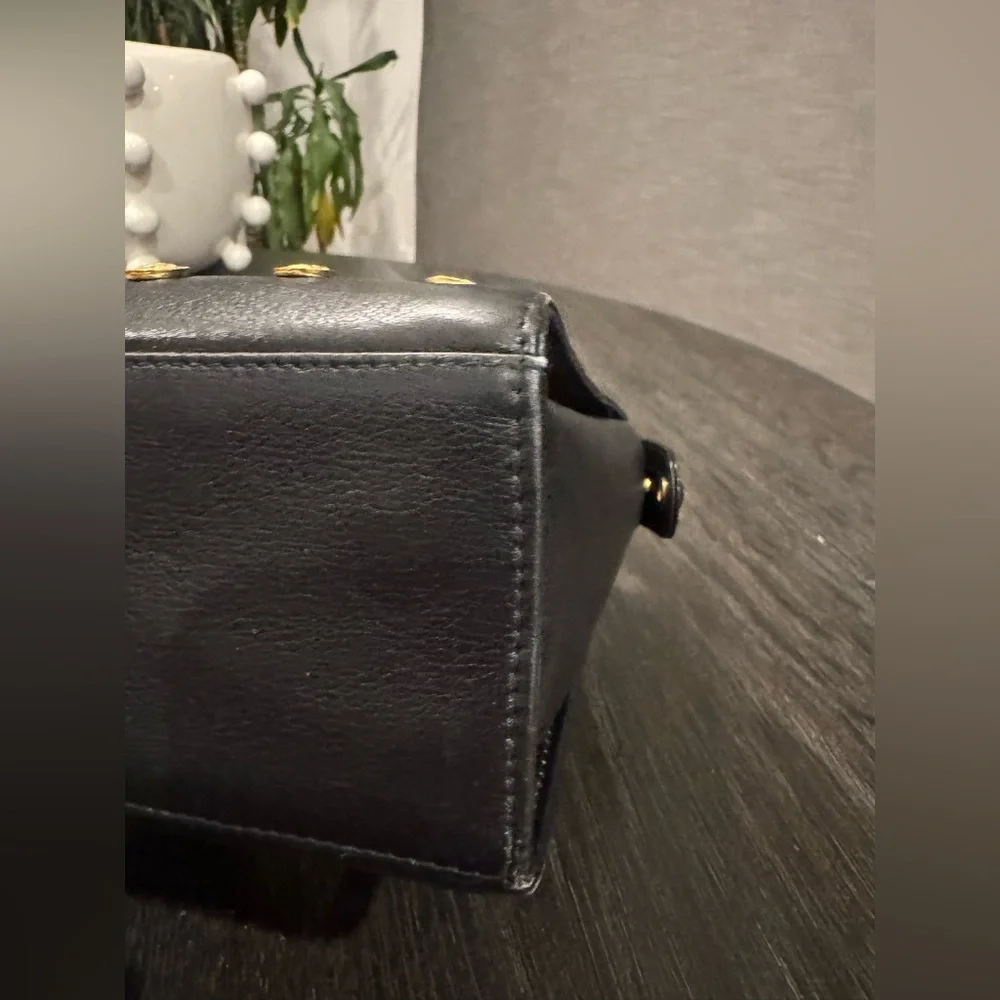 1990s Gianni Versace Couture Medallion Black leather Chain Bag - Picture 6 of 12